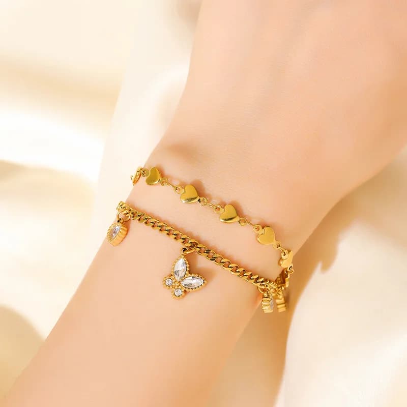 Guldfarvet tekstureret charm-armbånd håndledskæde