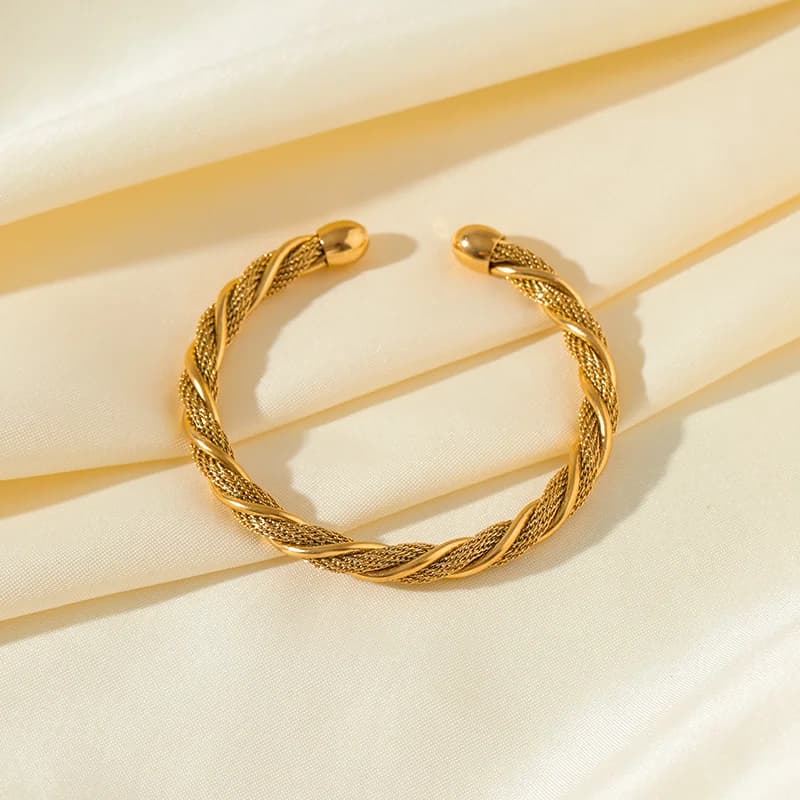 316L rustfrit stål guldfarvet justerbart armbånd med drejet design