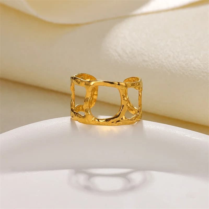 Åbent charm-ring med 18K guldbelægning