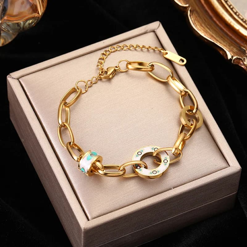 Guldfarvet flerlags charme-armbånd