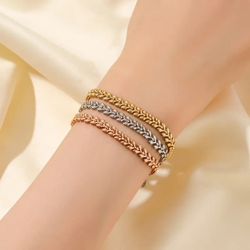 Guldfarvede bangles armbånd til kvinder