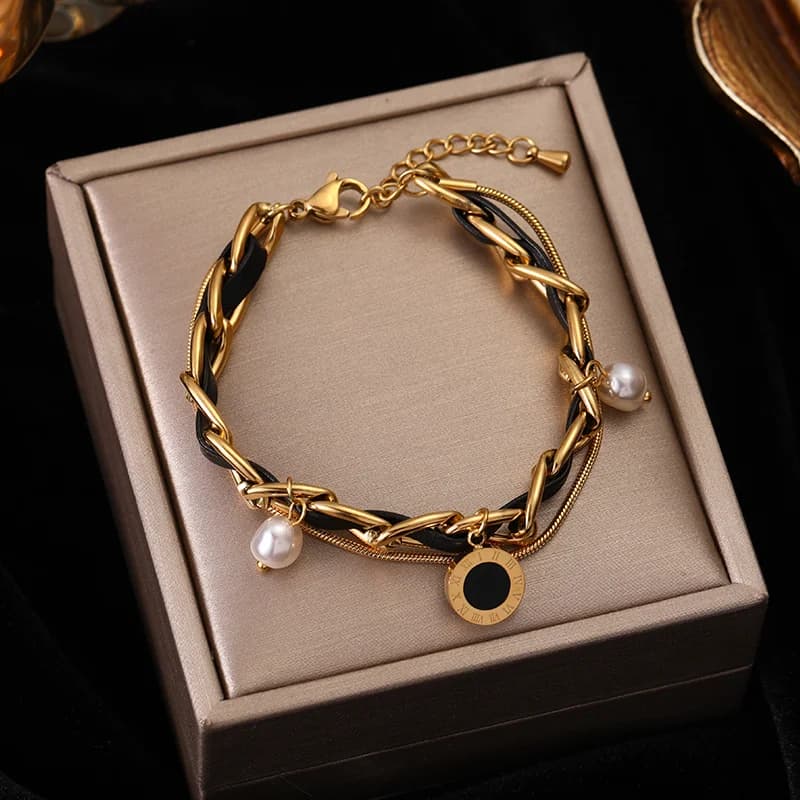 Guldfarvet flerlags charme-armbånd