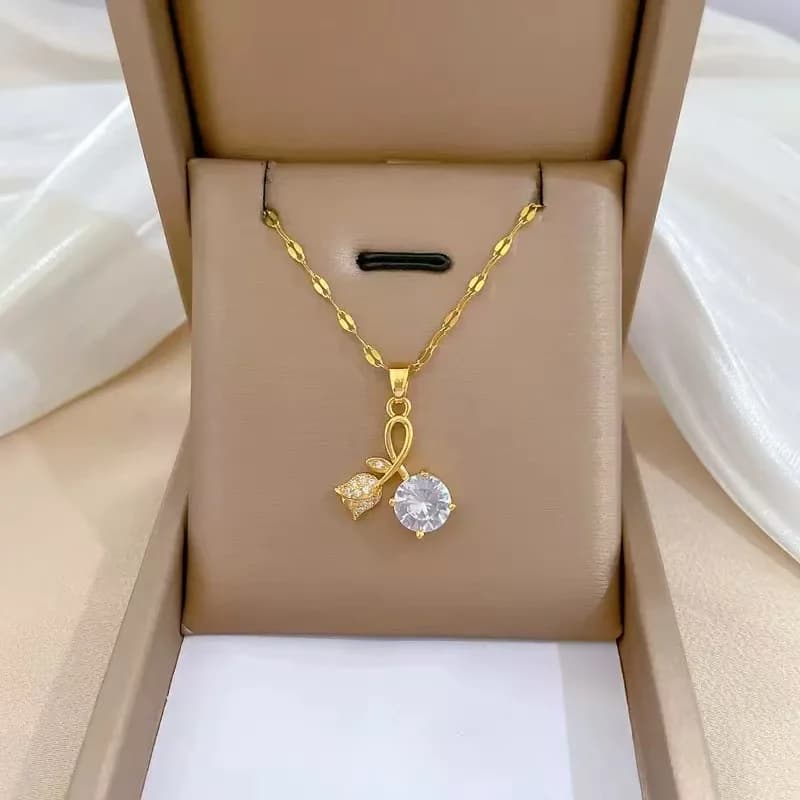 Halskæde med blomsteranhæng i cubic zirkonia